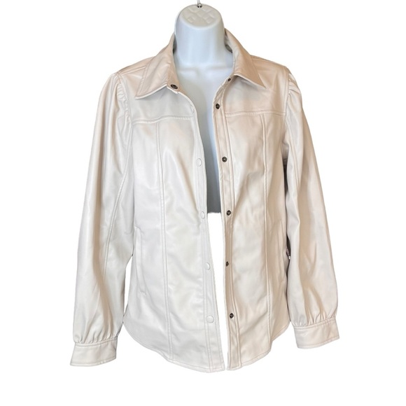 BLANK NYC Bone Puff Sleeve Faux Leather Jacket size medium - Picture 5 of 10